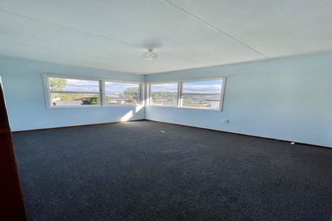 Photo of property in 76 Stewart Drive, Newlands, Wellington, 6037