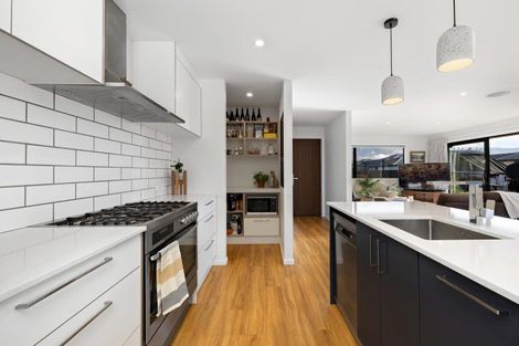 Photo of property in 32 Stratford Drive, Mount Pisa, Cromwell, 9383