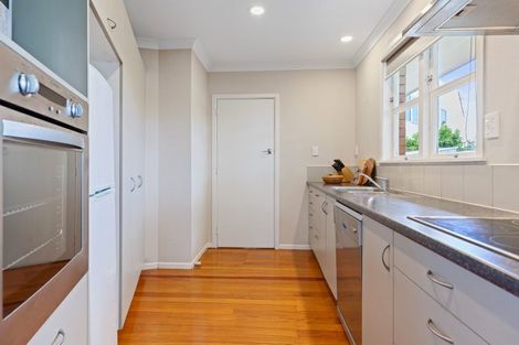 Photo of property in 529d Devonport Road, Tauranga South, Tauranga, 3112