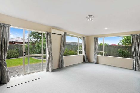 Photo of property in 8 Thistledown Place, Woolston, Christchurch, 8062