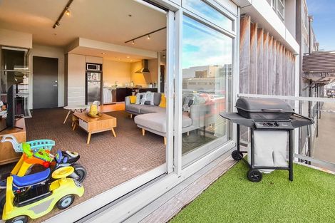 Photo of property in Revolucion Apartments, 206e/28 Torrens Terrace, Mount Cook, Wellington, 6011