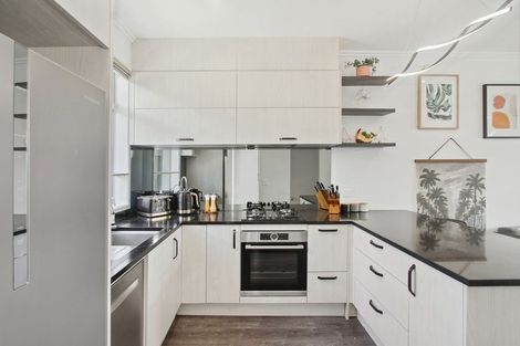 Photo of property in 27 Marine Parade, Hobsonville, Auckland, 0616