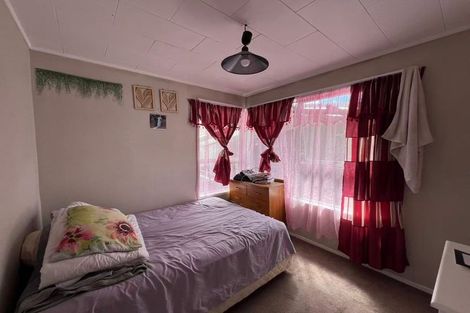 Photo of property in 48 Spence Road, Henderson, Auckland, 0612