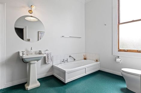 Photo of property in 76 Turuturu Road, Hawera, 4674