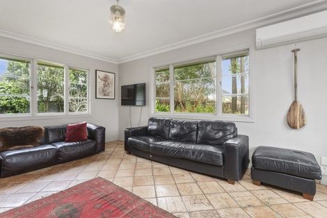 Photo of property in 17 Kervil Avenue, Te Atatu Peninsula, Auckland, 0610