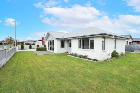 Photo of property in 12 Queen Street, Winton, 9720
