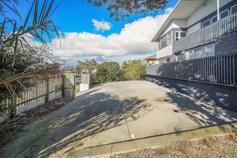 Photo of property in 15 Larne Avenue, Pakuranga Heights, Auckland, 2010