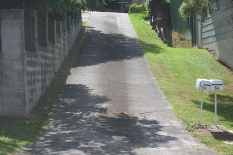Photo of property in 2/5 Glenvale Place, Totara Vale, Auckland, 0629