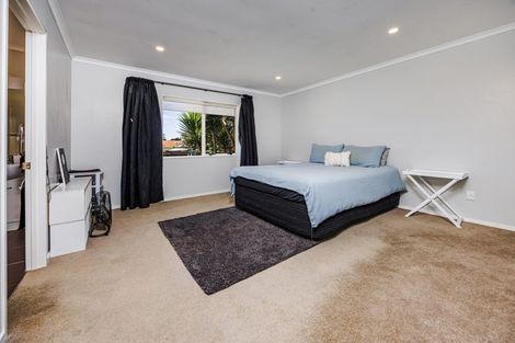 Photo of property in 12 Prado Drive, Pukekohe, 2120