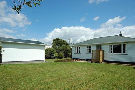 Photo of property in 20 Elliot Street, Inglewood, 4330