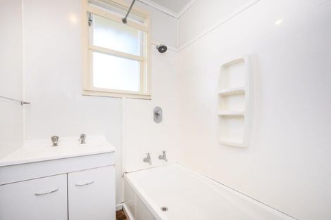 Photo of property in 3 Forth Terrace, Roslyn, Palmerston North, 4414