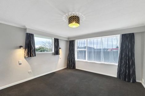 Photo of property in 45 Kilmarnock Street, Wallacetown, 9816