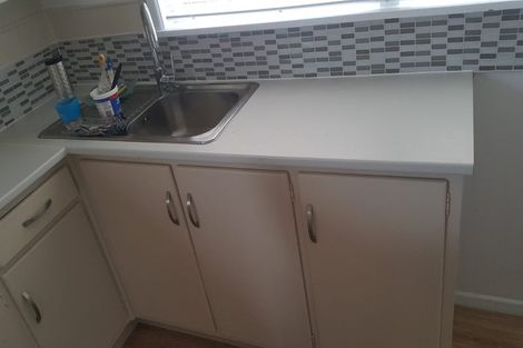 Photo of property in 9 Hatherlow Street, Glenfield, Auckland, 0629