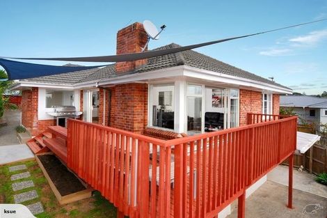 Photo of property in 1/74 Pupuke Road, Hillcrest, Auckland, 0627
