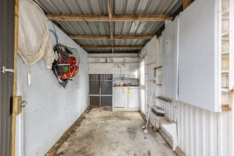 Photo of property in 9a Brierley Place, Marfell, New Plymouth, 4310