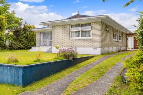 Photo of property in 28 Tamatea Road, Taupo, 3330