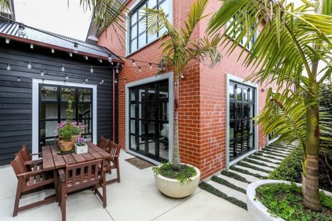 Photo of property in 20 Chilman Street, Strandon, New Plymouth, 4312