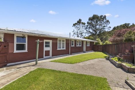 Photo of property in 2 Lowry Crescent, Stokes Valley, Lower Hutt, 5019