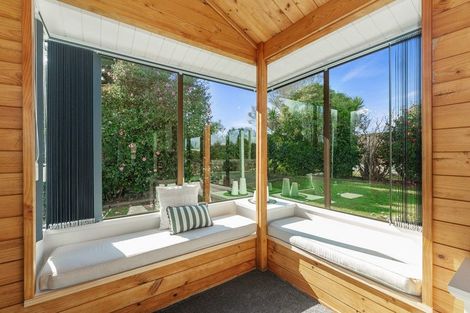 Photo of property in 802 Waitakere Road, Kumeu, 0891