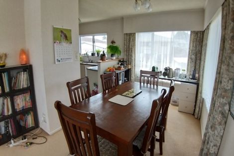 Photo of property in 18 Tupaki Place, Pakuranga Heights, Auckland, 2010