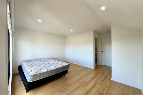 Photo of property in 523f Pakuranga Road, Howick, Auckland, 2010