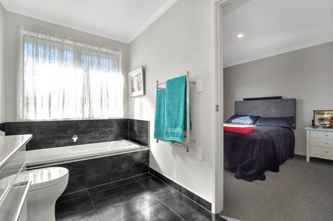 Photo of property in 50 Crown Street, Papamoa, 3118