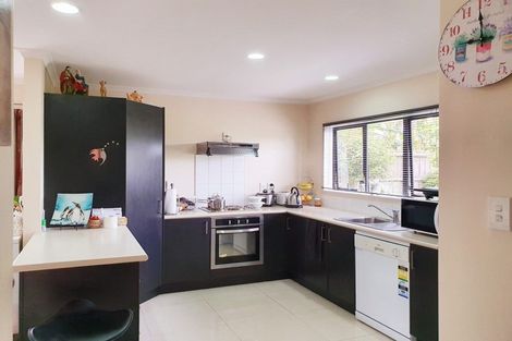 Photo of property in 23 Roy Douglas Place, Favona, Auckland, 2024