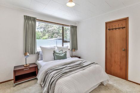 Photo of property in 37 York Road, Titirangi, Auckland, 0604