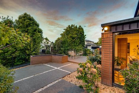 Photo of property in 143 Straven Road, Fendalton, Christchurch, 8014