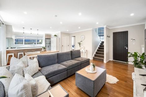 Photo of property in 37a Rollerson Street, Papakura, 2110