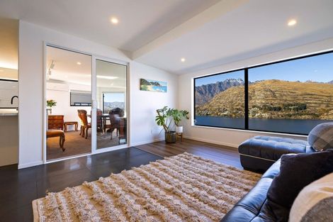 Photo of property in 22 Golden Terrace, Queenstown, 9300