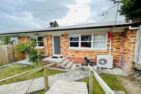 Photo of property in 2/15 Waterview Road West, Takanini, 2112