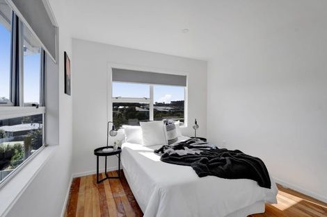 Photo of property in 15 Alberta Road, Glen Avon, New Plymouth, 4312