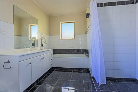 Photo of property in 23 Avondale Road, Taradale, Napier, 4112