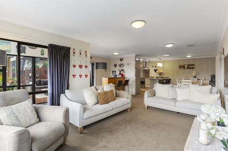 Photo of property in 2/15 Eastwood Rise, Browns Bay, Auckland, 0630