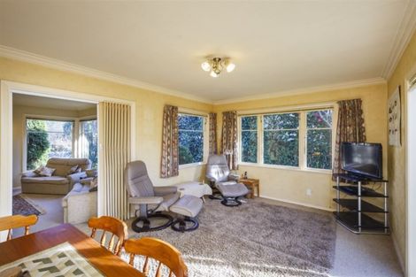 Photo of property in 11 Athlone Place, Hokowhitu, Palmerston North, 4410