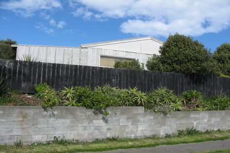 Photo of property in 4 Manuka Street, Castlecliff, Wanganui, 4501