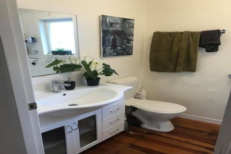 Photo of property in 15 Karamu Street, Te Atatu Peninsula, Auckland, 0610