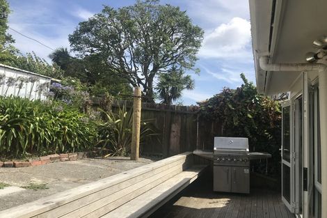 Photo of property in 37 Ara Paiwhenua, Tawa, Wellington, 5028