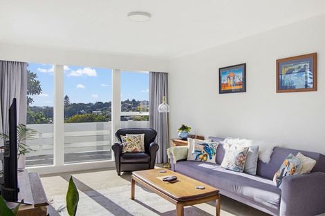 Photo of property in 10 Lawry Street, Moturoa, New Plymouth, 4310