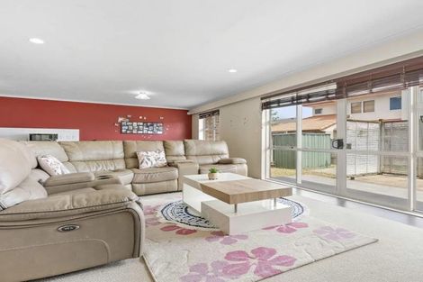 Photo of property in 4 Lime Crescent, Papakura, 2110