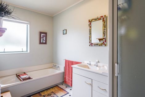 Photo of property in 15 Beachwater Grove, Paraparaumu Beach, Paraparaumu, 5032