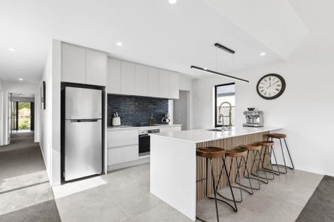 Photo of property in 37 Farrant Drive, Wanaka, 9305