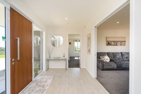 Photo of property in 33 Hartwell Drive, Kelvin Grove, Palmerston North, 4470