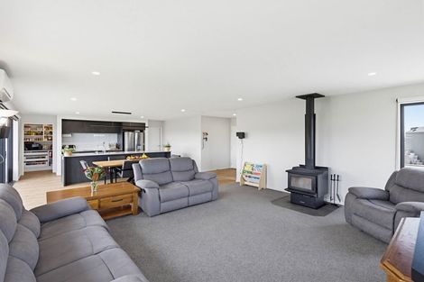 Photo of property in 12 Edgeworth Road, Darfield, 7571