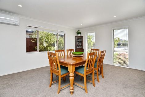 Photo of property in 7 Walnut Way, Rangiora, 7400