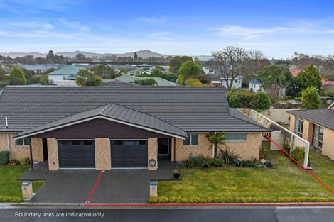 Photo of property in 3 Reeves Road, Rangiora, 7400
