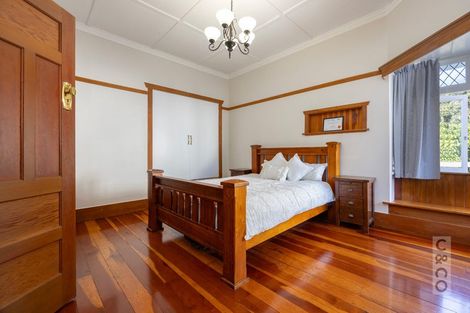 Photo of property in 10 Kaipara View Road, Helensville, 0875