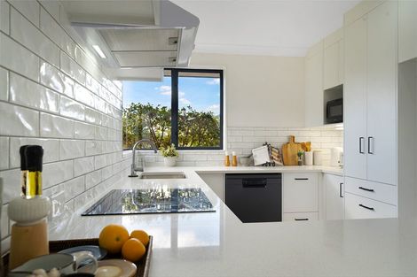 Photo of property in 8 Coupland Court, Glendene, Auckland, 0602