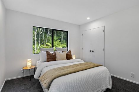 Photo of property in 25 Longfellow Parade, Glen Eden, Auckland, 0604